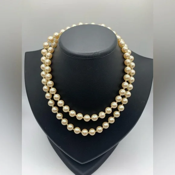 Vintage faux glass 7mm glass pearl with sterling silver clasp - Picture 4 of 7